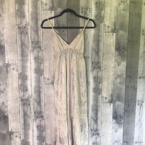 Gorgeous maxi dress!